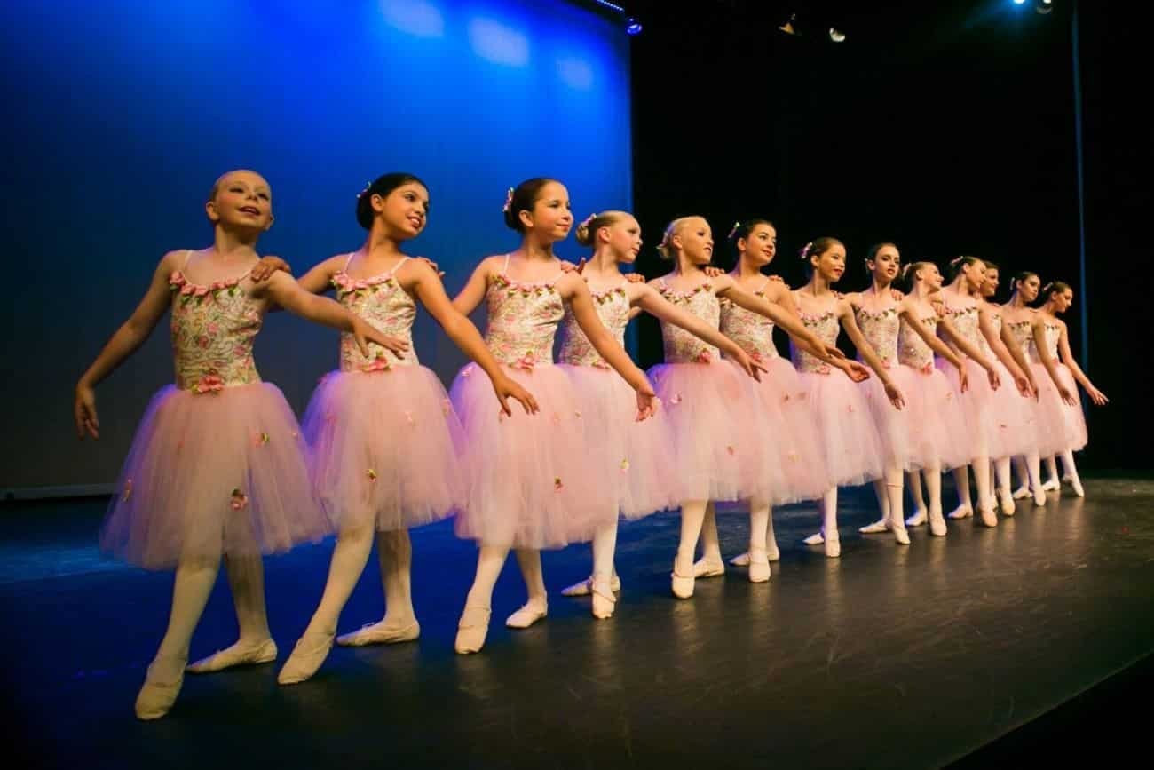 LESTA ballet line in pink tutus